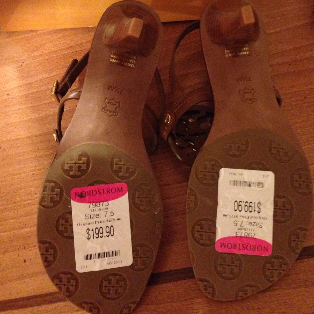 Tory Burch Brown Leather Logo Thong Sandals - Picture 4 of 4